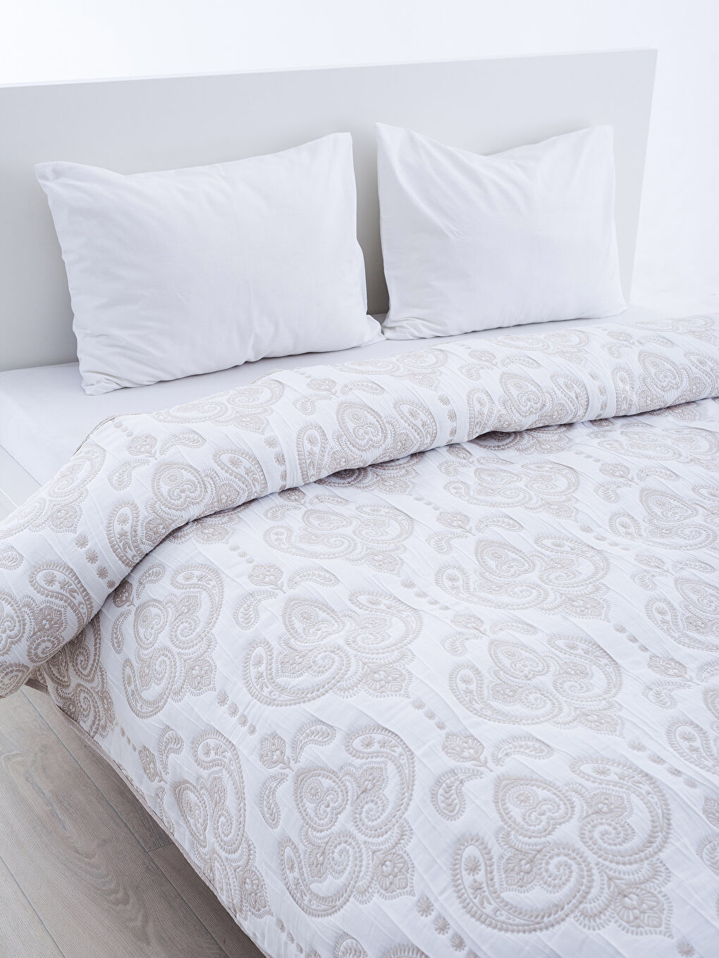 БЕЖЕВИЙ Покривало на двоспальне ліжко-1