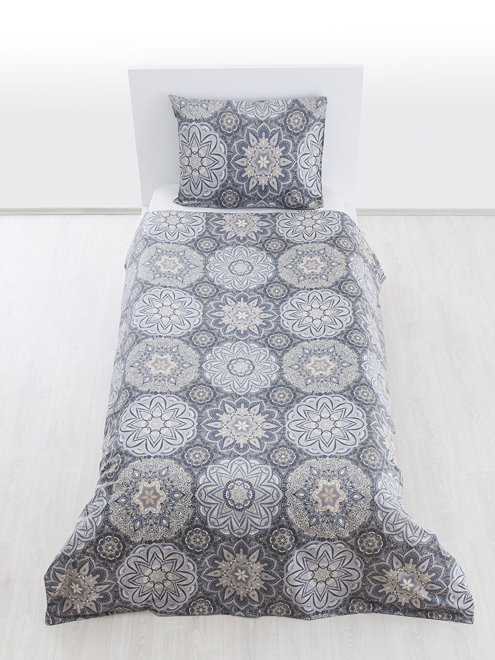 Bej Baskılı Tek Kişilik Nevresim Seti-1