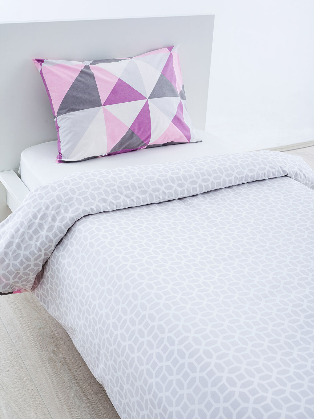 Pembe Baskılı Tek Kişilik Nevresim Seti-1