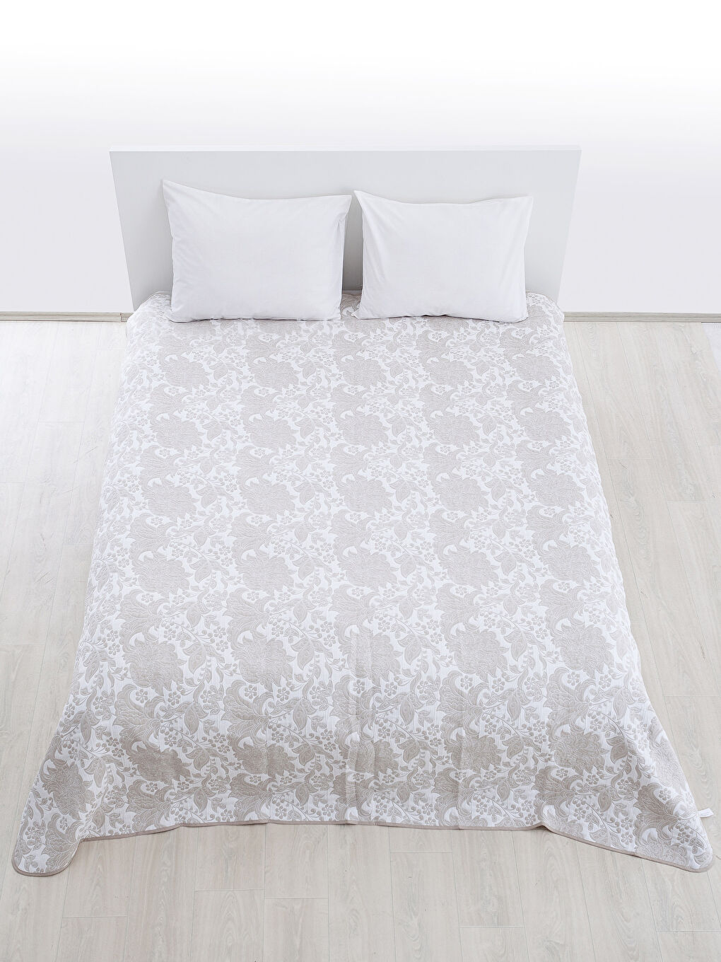 Bej Baskılı Çift Kişilik Yatak Örtüsü-2