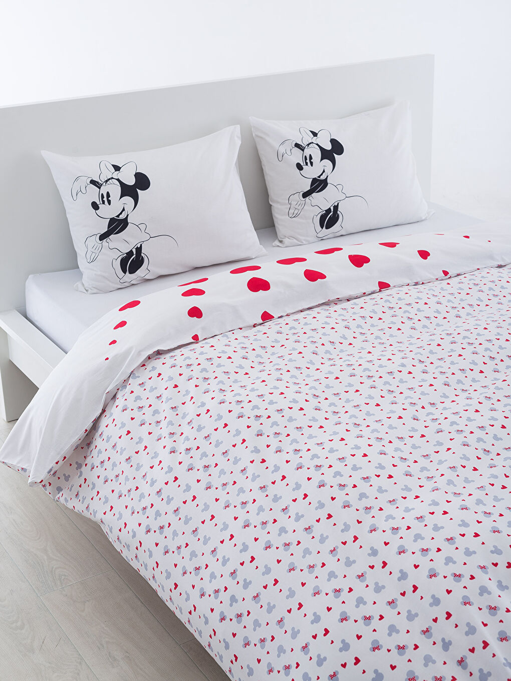 Kırmızı Baskılı Çift Kişilik Nevresim Seti-2