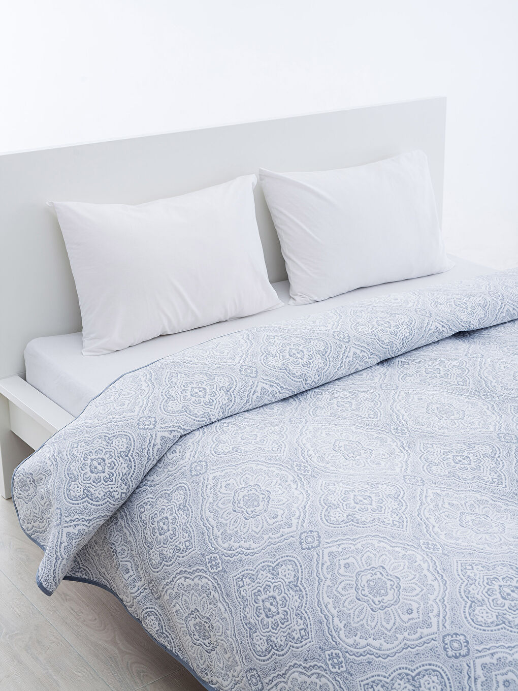 Gri Baskılı Çift Kişilik Yatak Örtüsü-1