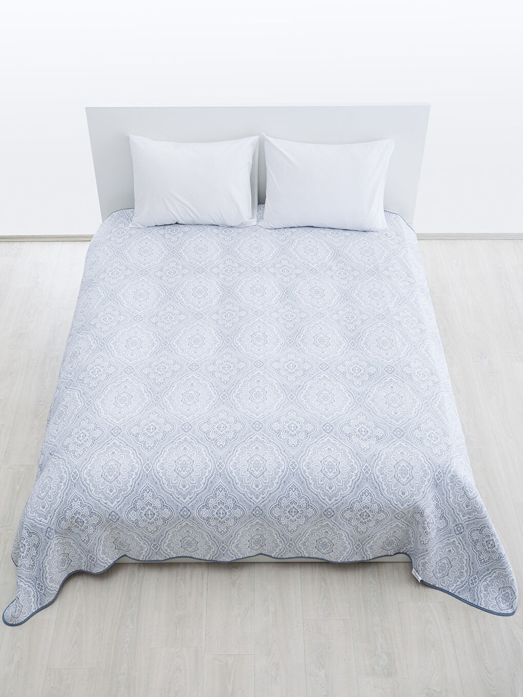 Gri Baskılı Çift Kişilik Yatak Örtüsü-3