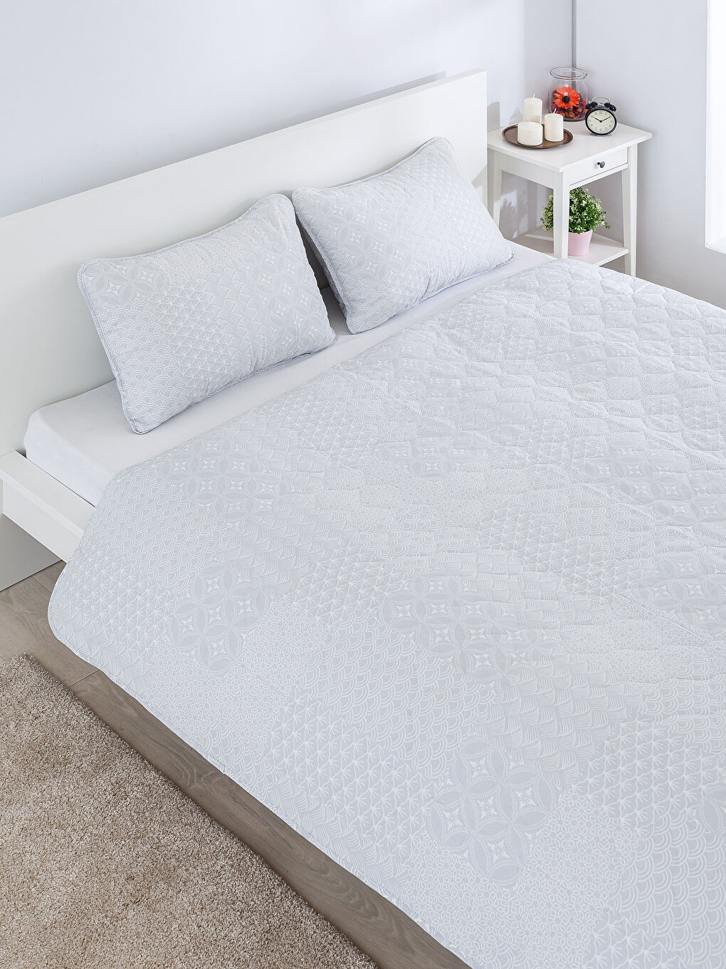 Bej Baskılı Çift Kişilik Yatak Örtüsü