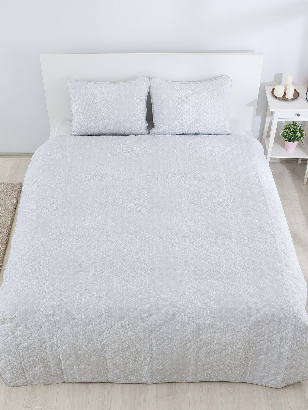 Bej Baskılı Çift Kişilik Yatak Örtüsü-1