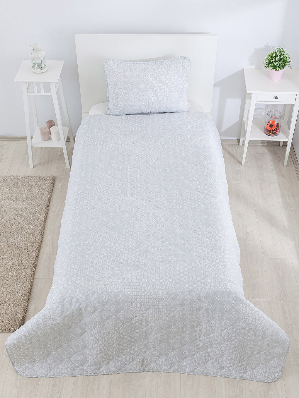 Bej Baskılı Tek Kişilik Yatak Örtüsü-1