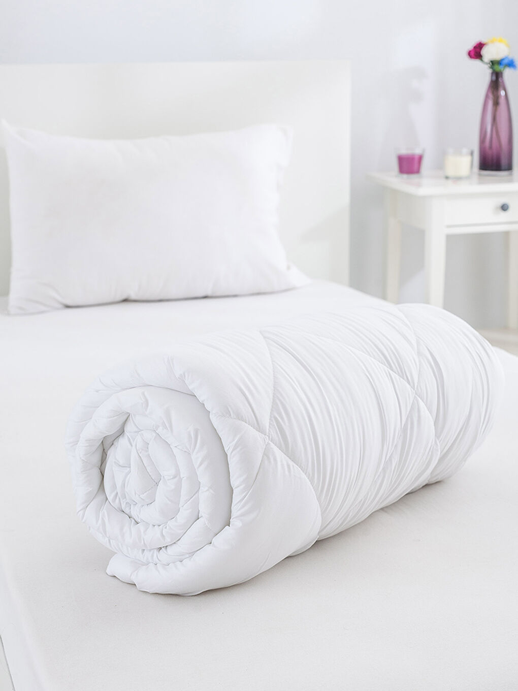 WHITE Quilt