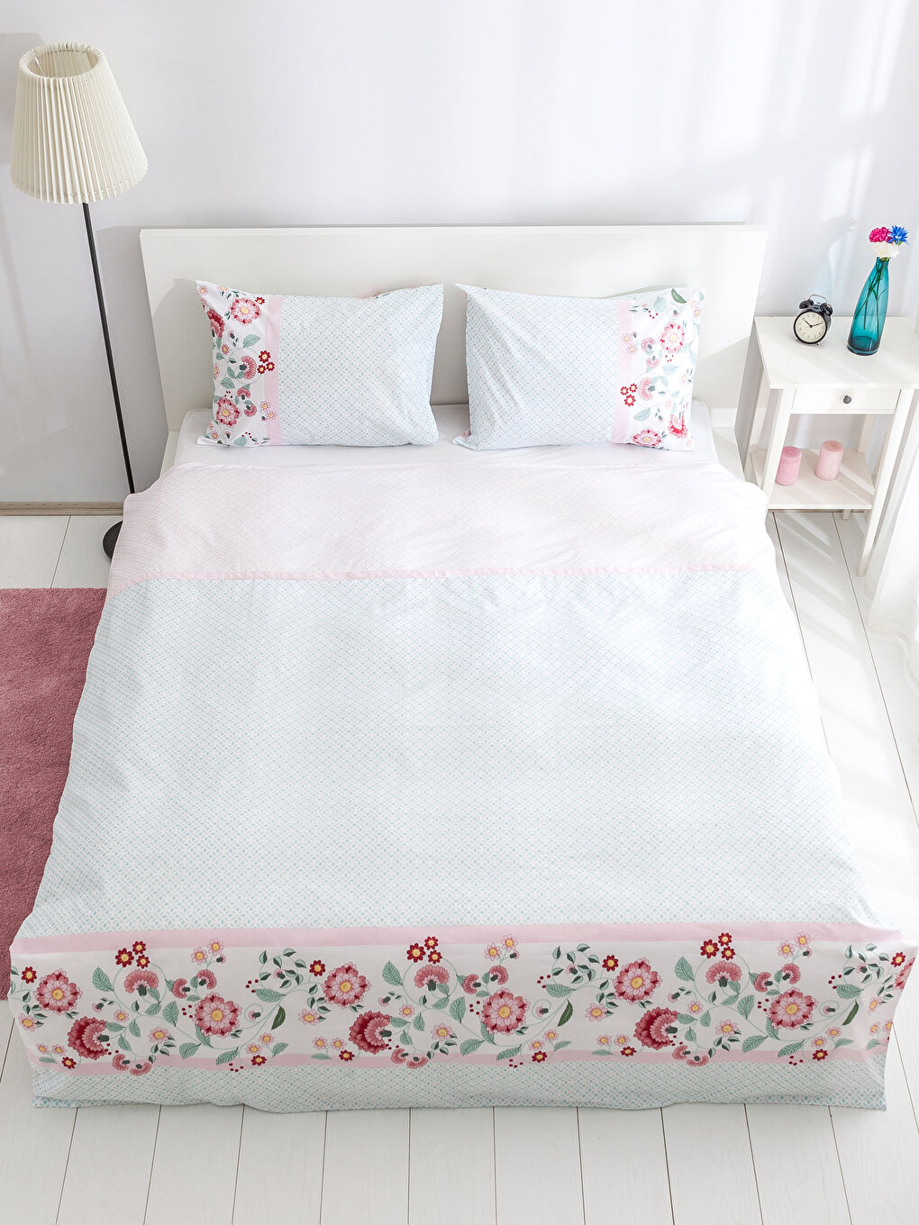 Karışık Baskılı Çift Kişilik Nevresim Seti-2