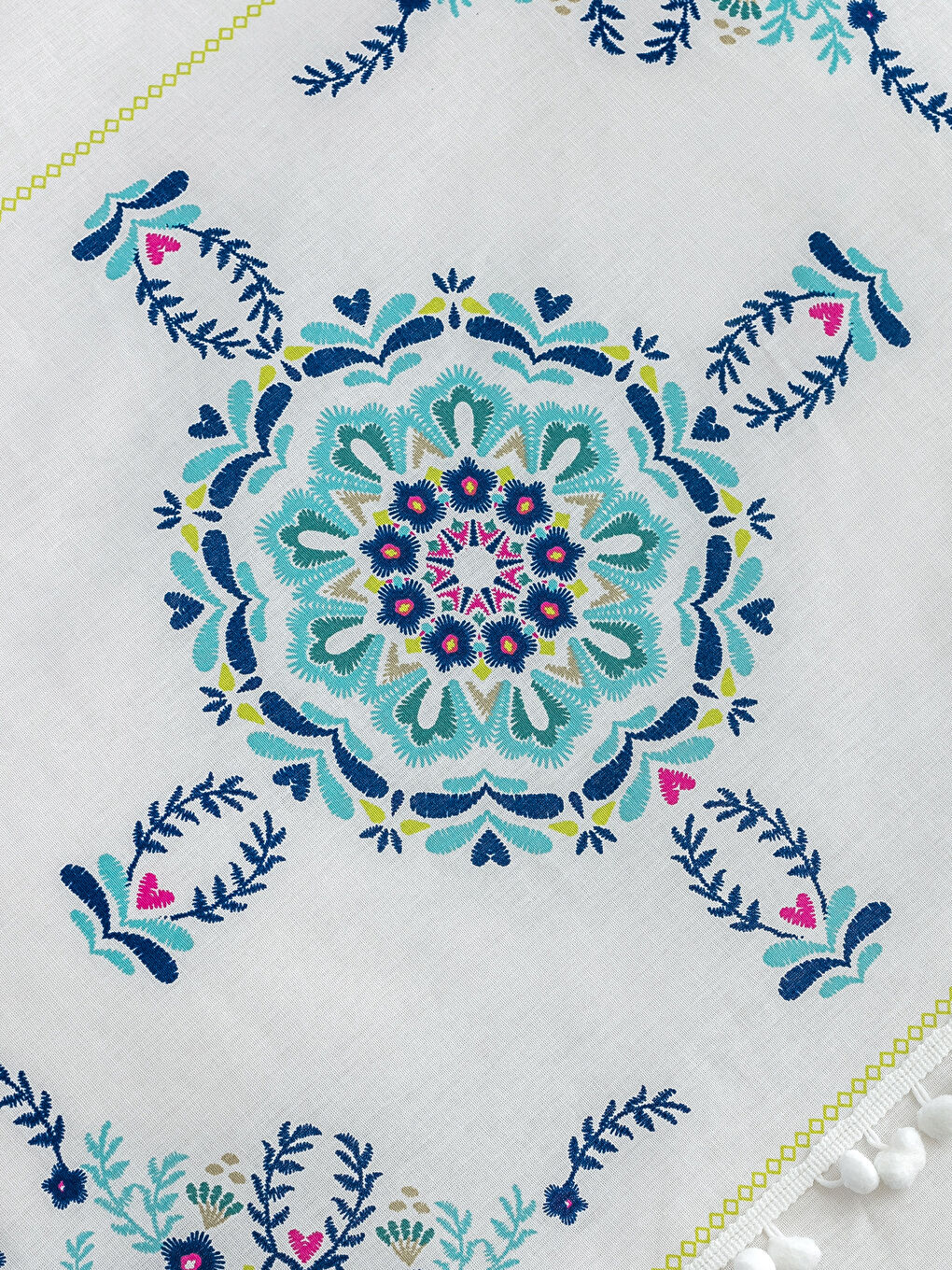 Beyaz Baskılı Çift Kişilik Nevresim Seti-3