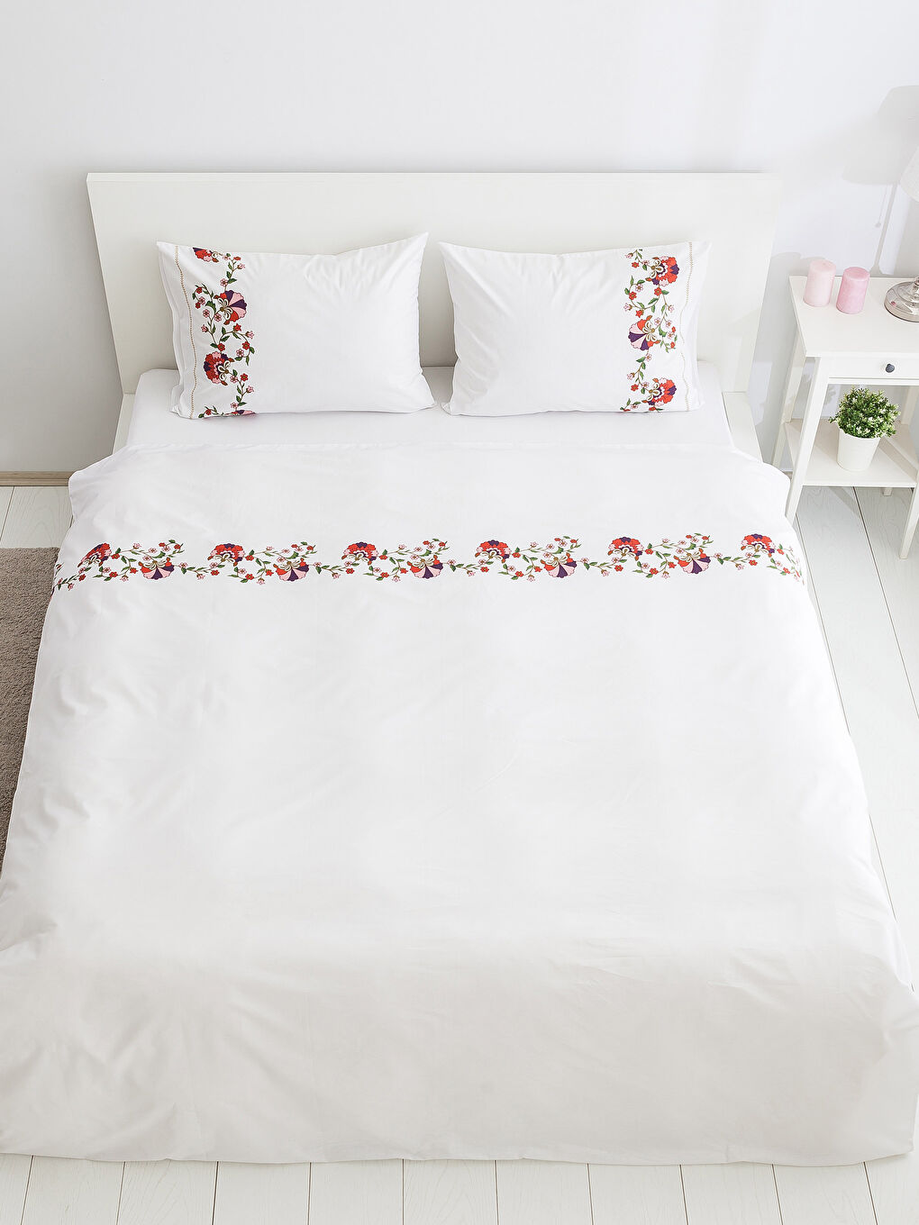 طقم غطاء لحاف مزدوج أبيض-1