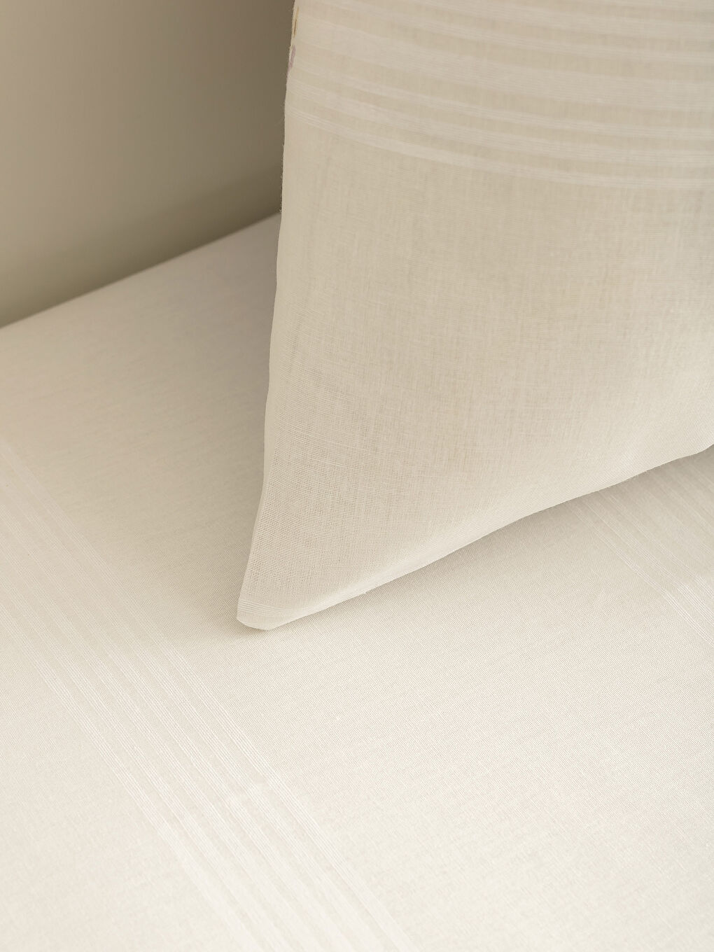 Karışık Baskılı Çift Kişilik Nevresim Seti-2