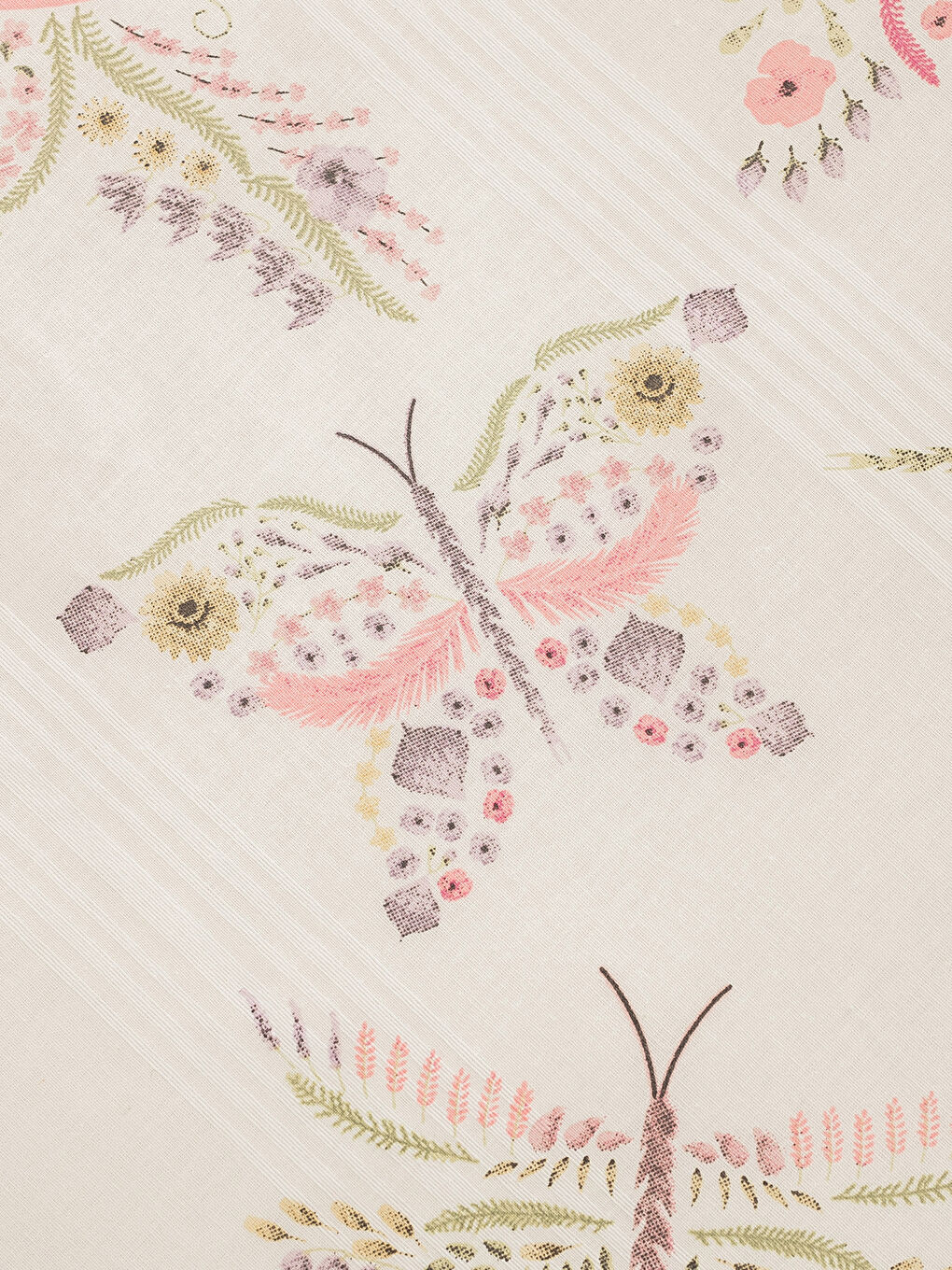 Karışık Baskılı Çift Kişilik Nevresim Seti-3