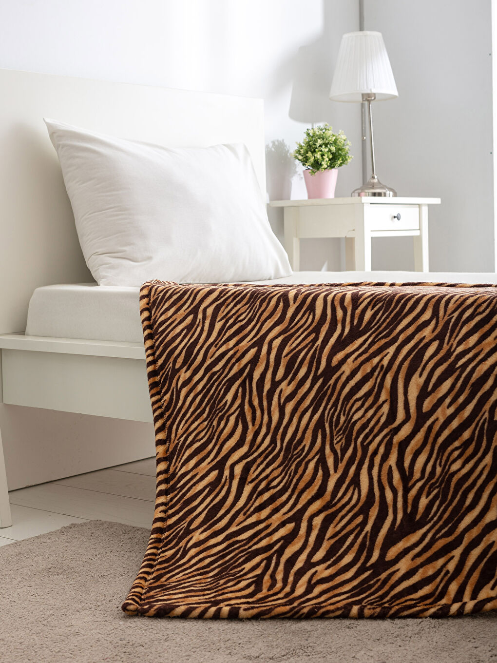 Kahverengi Baskılı Tek Kişilik Battaniye