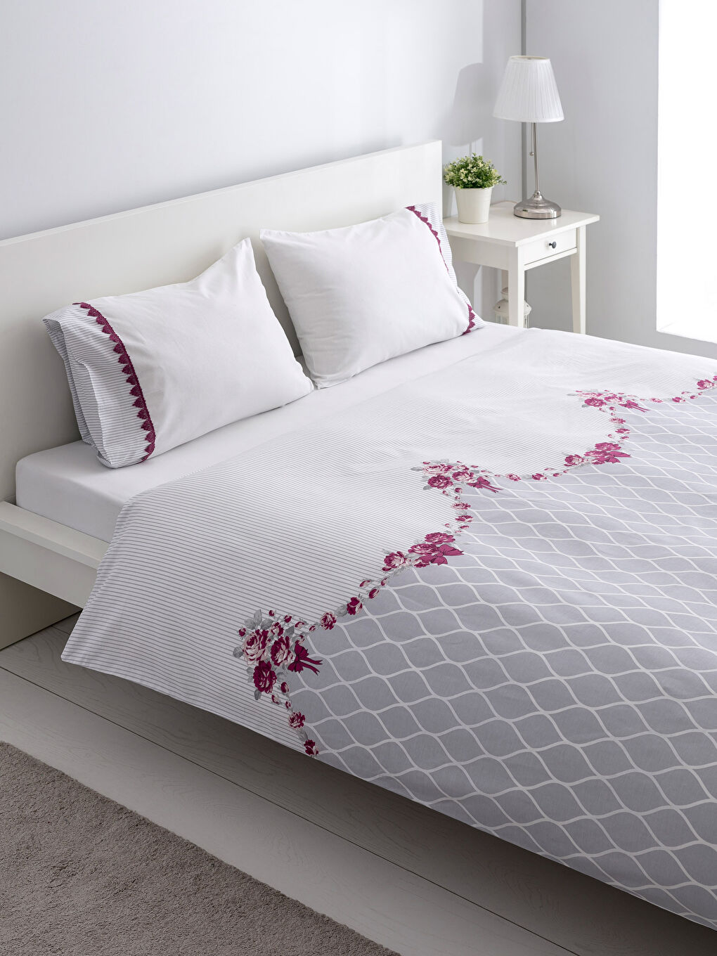 Gri Baskılı Çift Kişilik Nevresim Seti