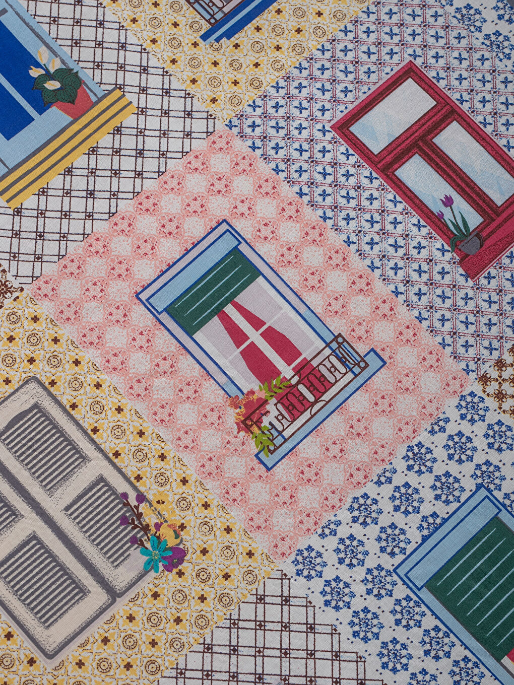 Karışık Baskılı Çift Kişilik Nevresim Seti-3