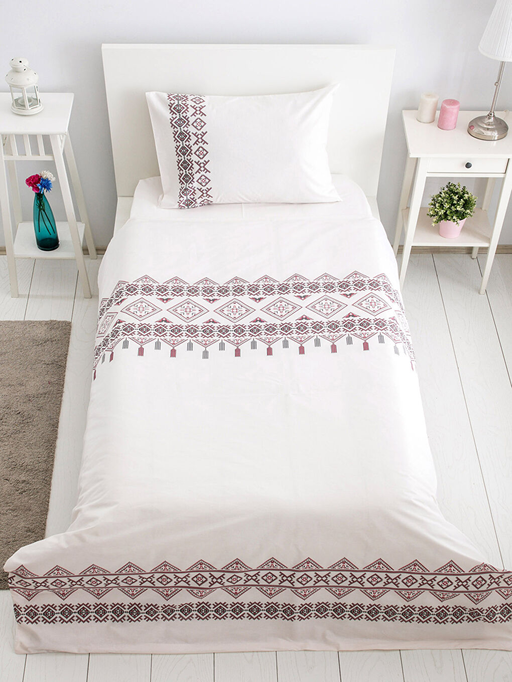 Karışık Baskılı Tek Kişilik Nevresim Seti-1