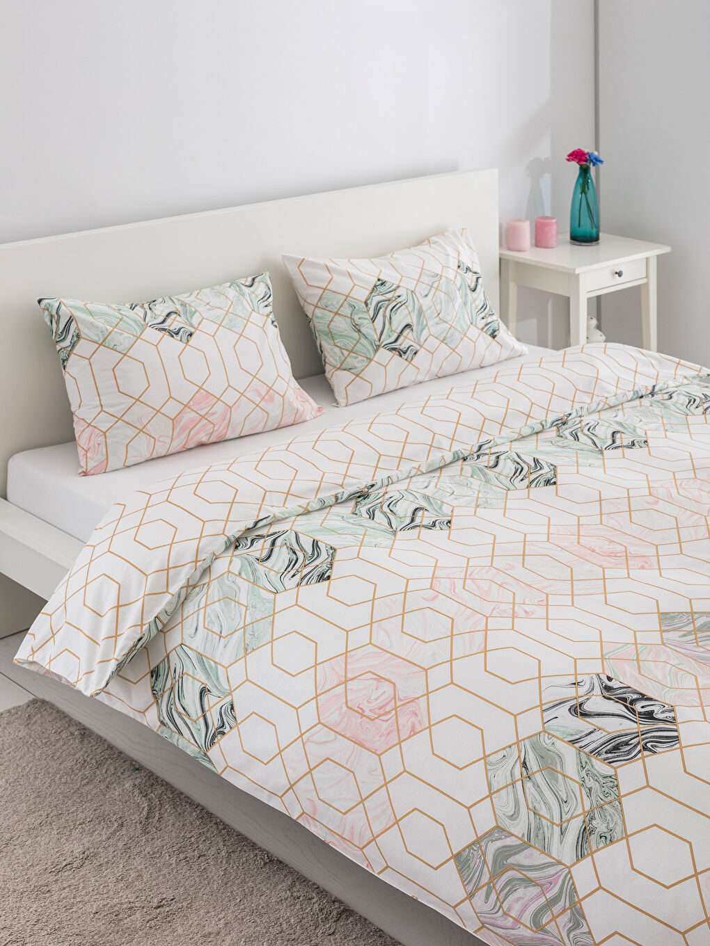 Beyaz Baskılı Çift Kişilik Nevresim Seti