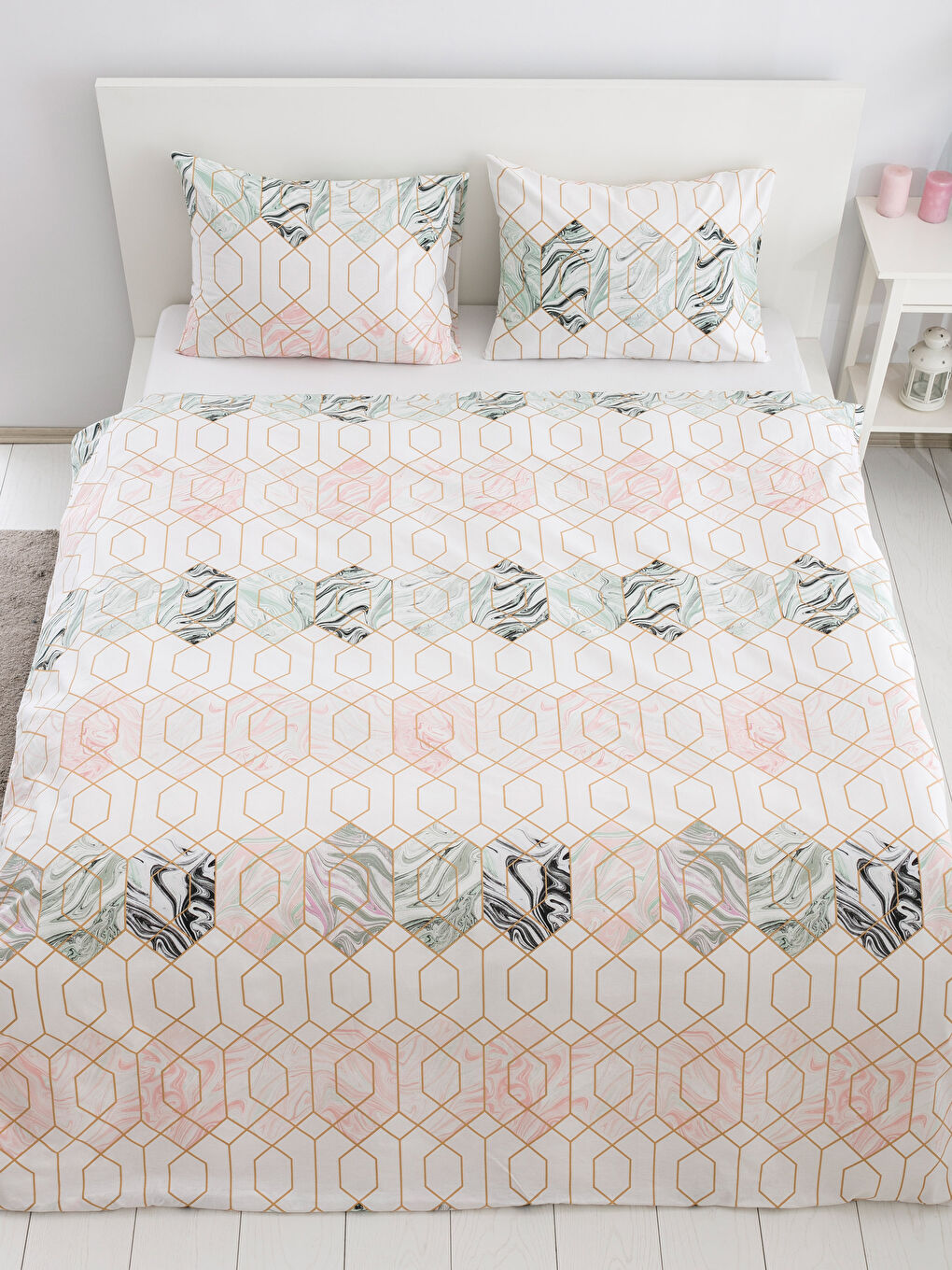 Beyaz Baskılı Çift Kişilik Nevresim Seti-2