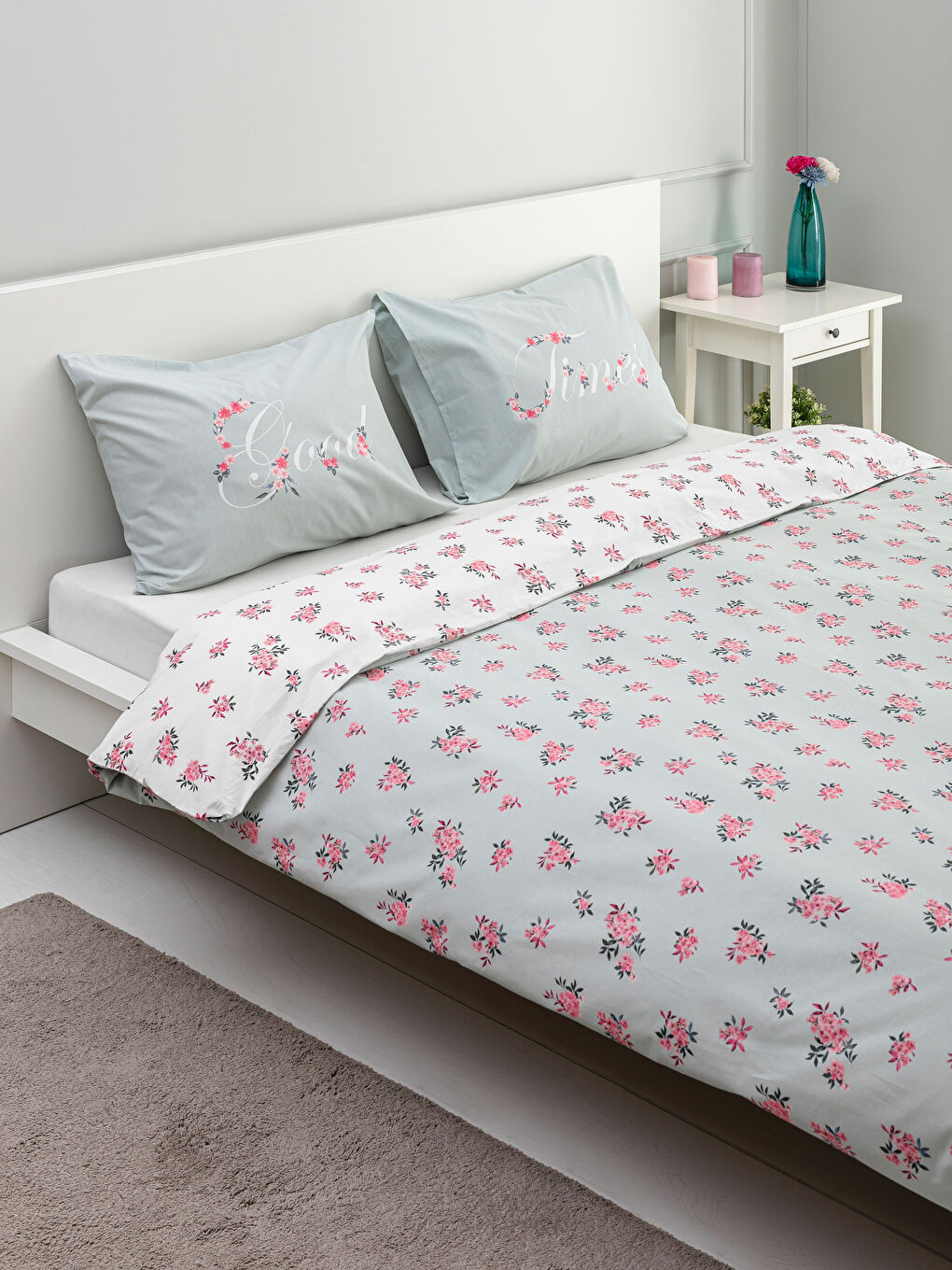 Karışık Baskılı Çift Kişilik Nevresim Seti