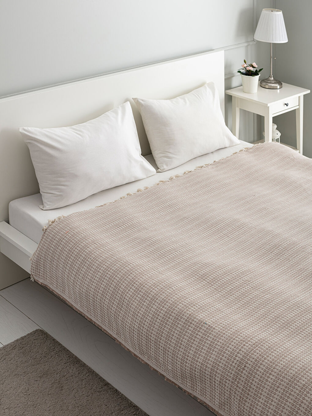 Bej Çift Kişilik Yatak Örtüsü