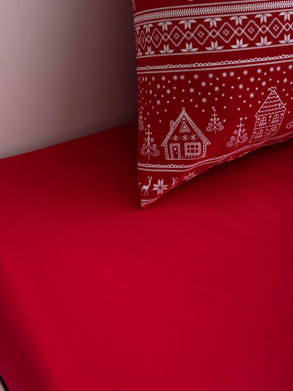 Kırmızı Baskılı Çift Kişilik Nevresim Takımı-2