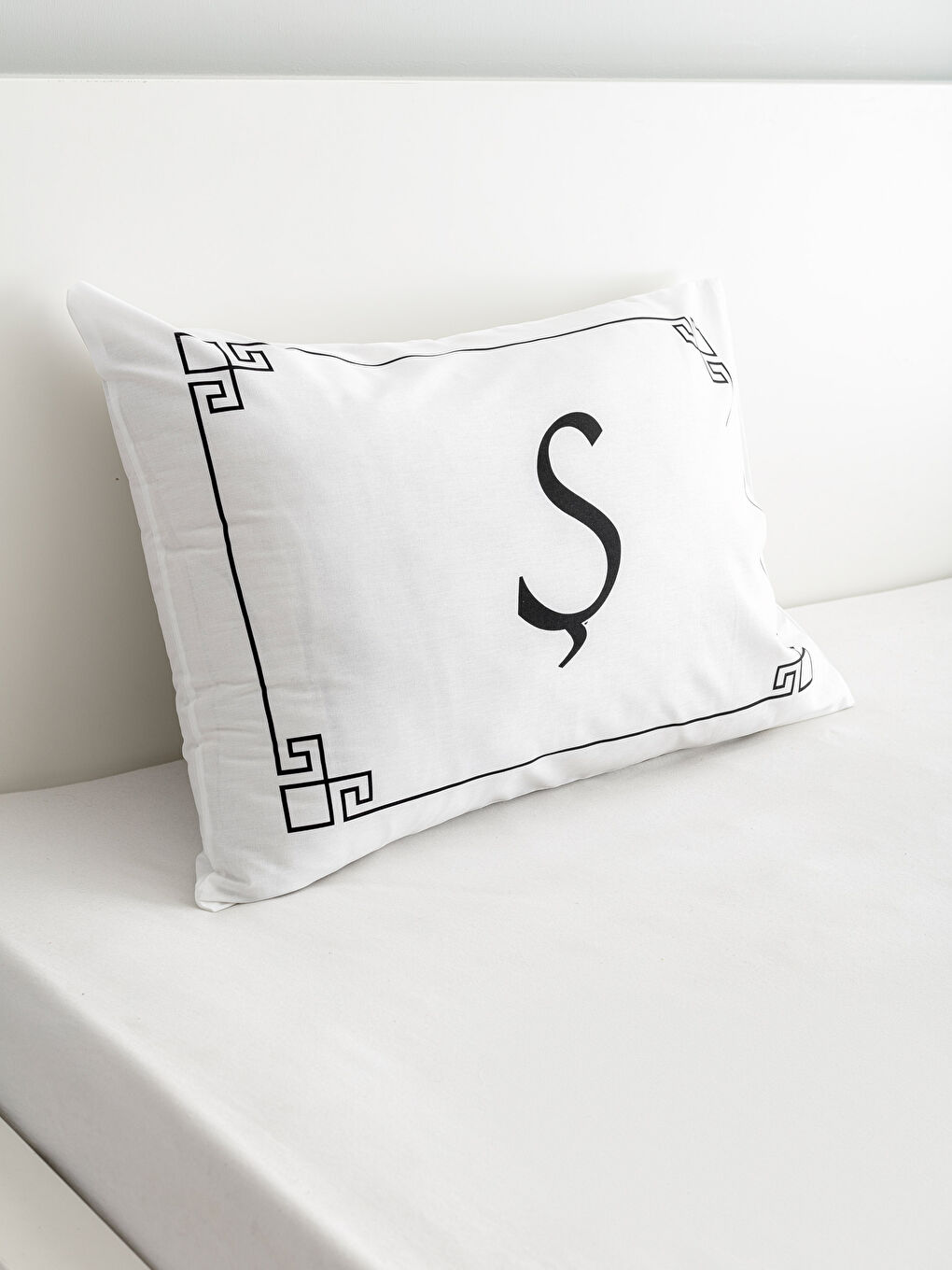 BLACK Pillowcase