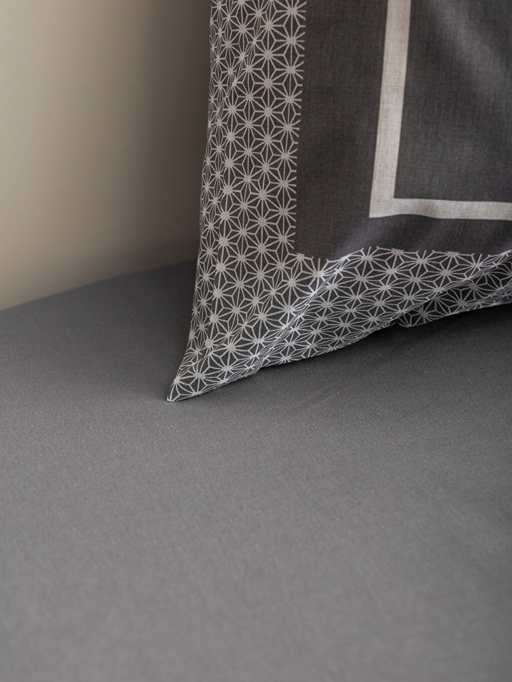 Gri Baskılı Tek Kişilik Nevresim Takımı-3