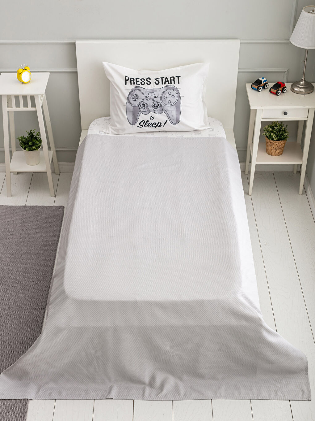 مفرش سرير بيكيه للأطفال اسود-1