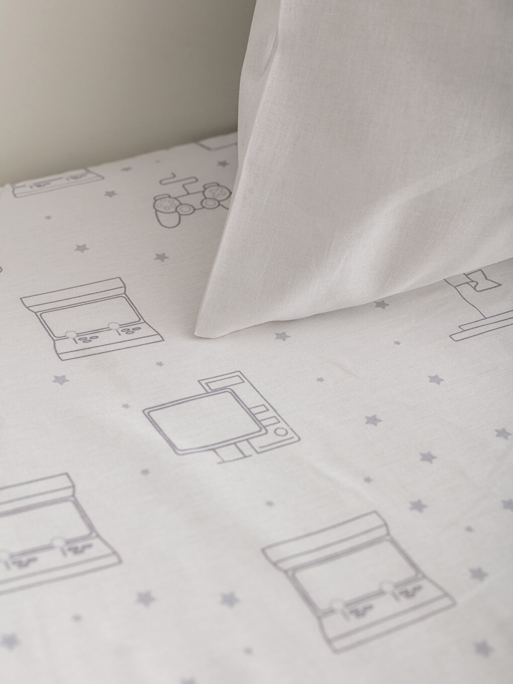 مفرش سرير بيكيه للأطفال اسود-2