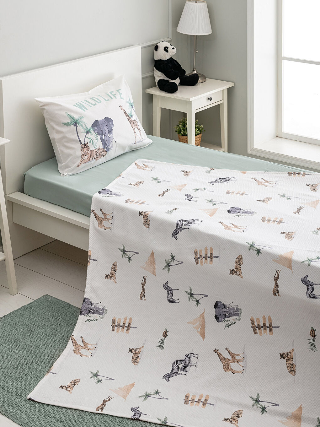 مفرش سرير بيكيه للأطفال