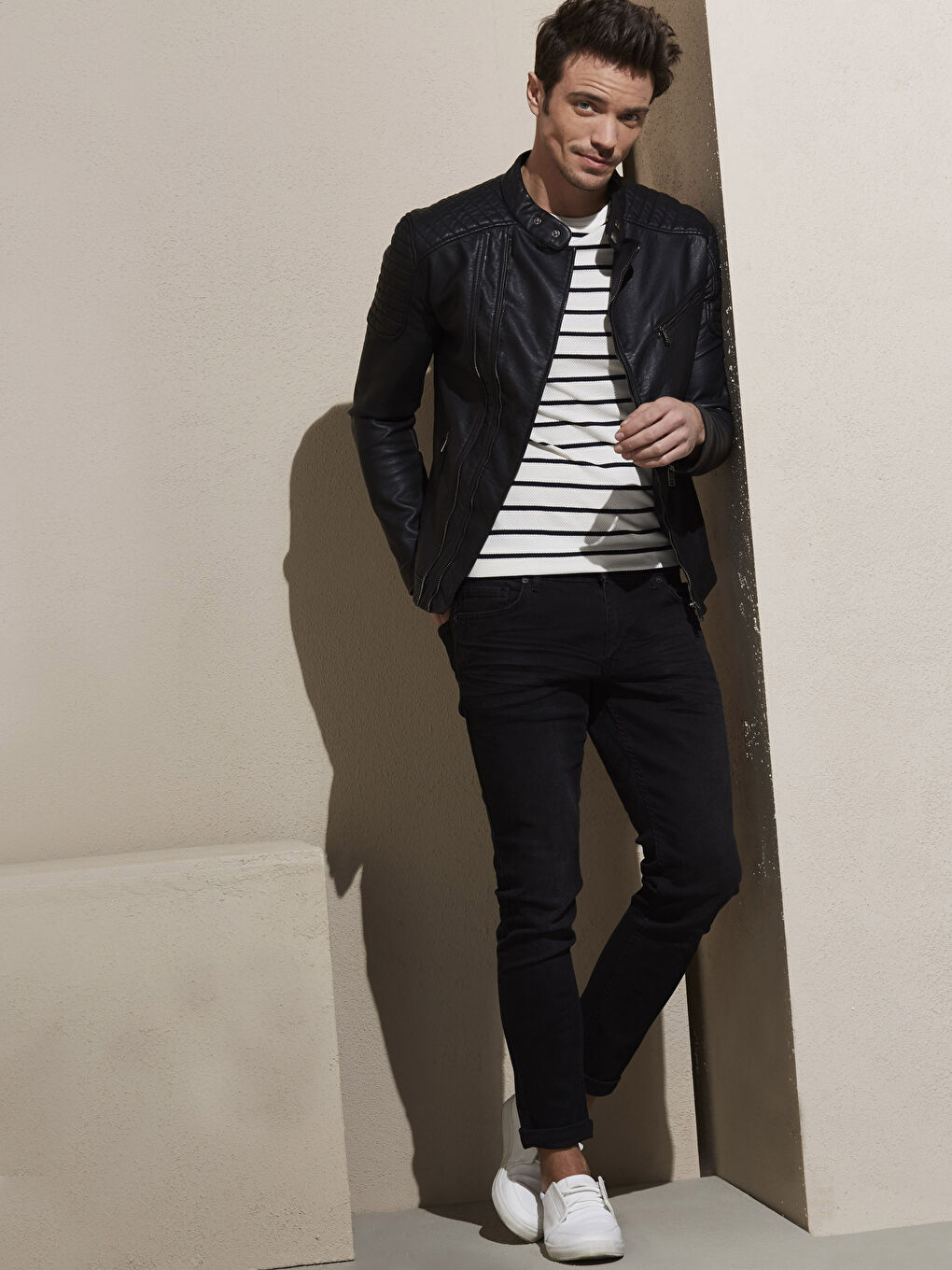 Yeni Siyah Deri Görünümlü Mont-1