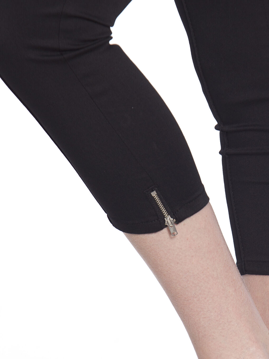 بنطلون كابري اسود نساء-3