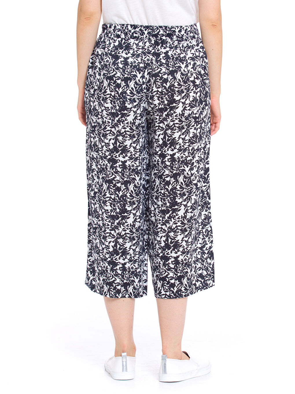 Siyah Yüksek Bel Kuşaklı Viskon Kapri-1