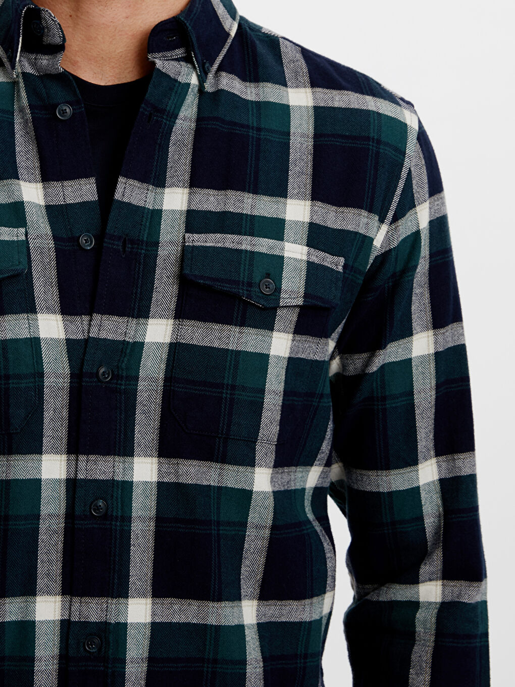 Мъж Зелено Риза-3