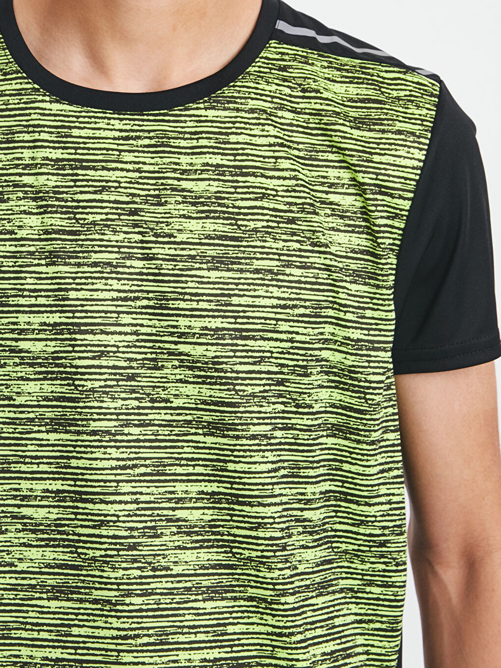 Yeşil Bisiklet Yaka Kısa Kollu Erkek Tişört-3