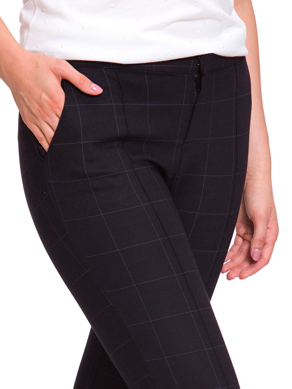Pocket Detailed Plaid Trousers-3