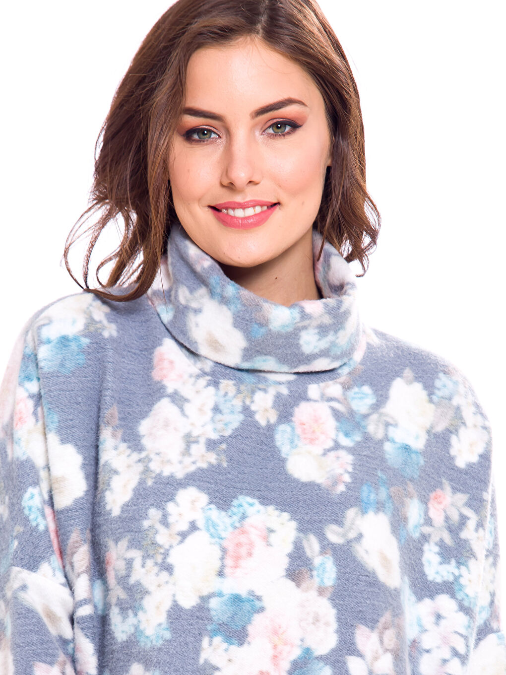 تي شيرت نسائي بياقة قمع مطبوع-3