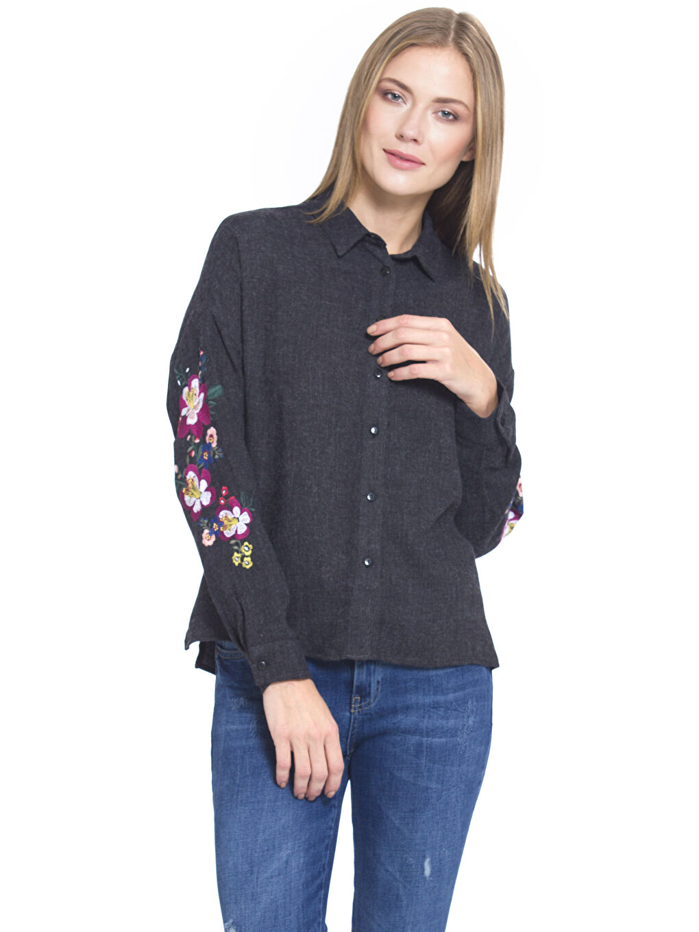 قميص اسود نساء