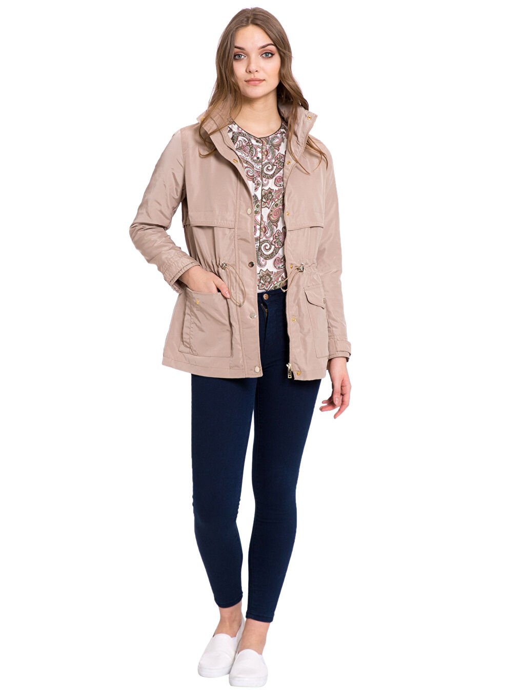 Bej Dik Yaka Düz Uzun Kollu Kadın Mont-3