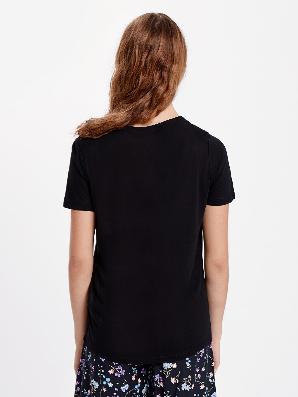 تي شيرت اسود نساء-1