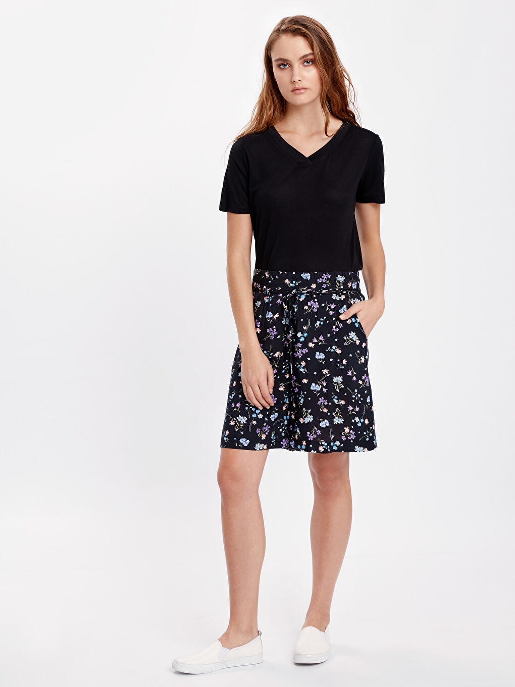 تي شيرت اسود نساء-2