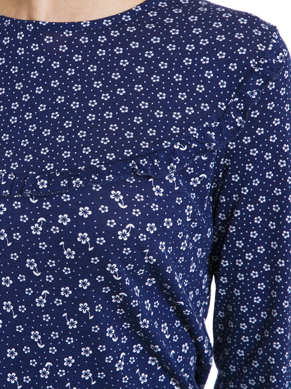 Lacivert Çiçek Desenli Viskon Bluz-3