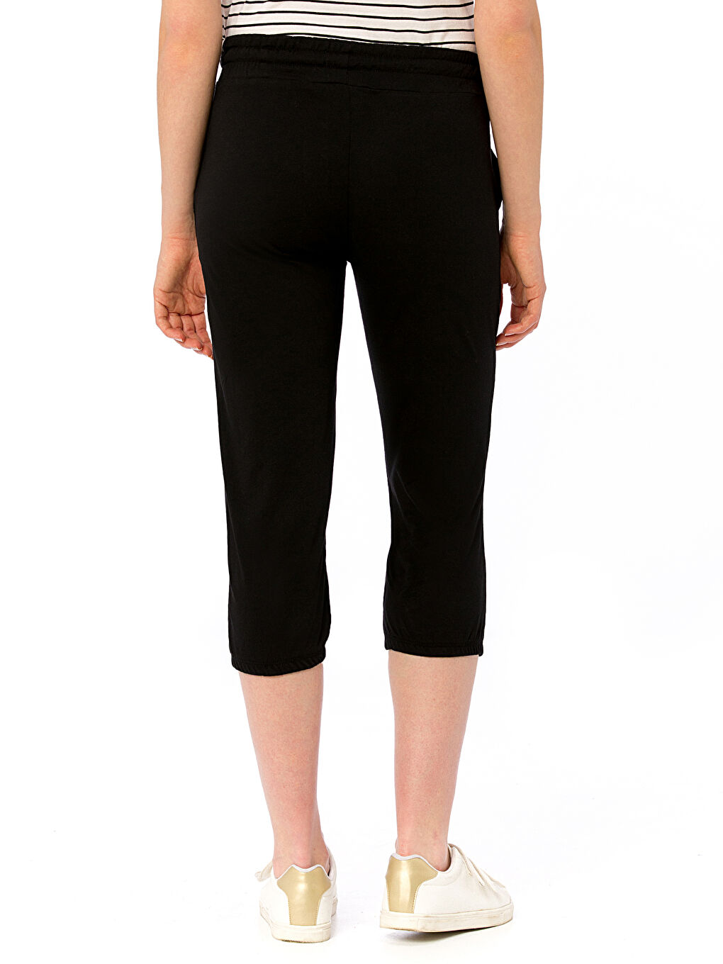 Woman BLACK Capri Trousers-2