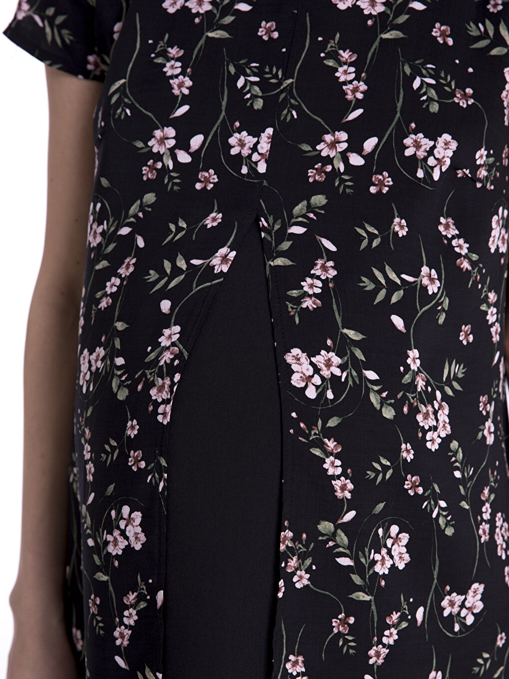 Siyah Çiçek Desenli Kadın Bluz-3