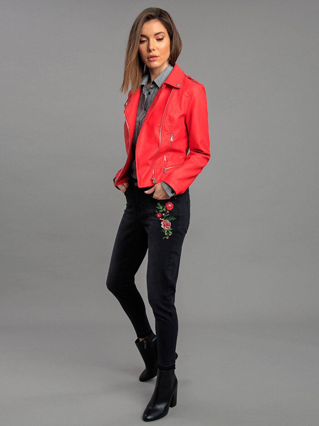 Kırmızı Deri Görünümlü Mont