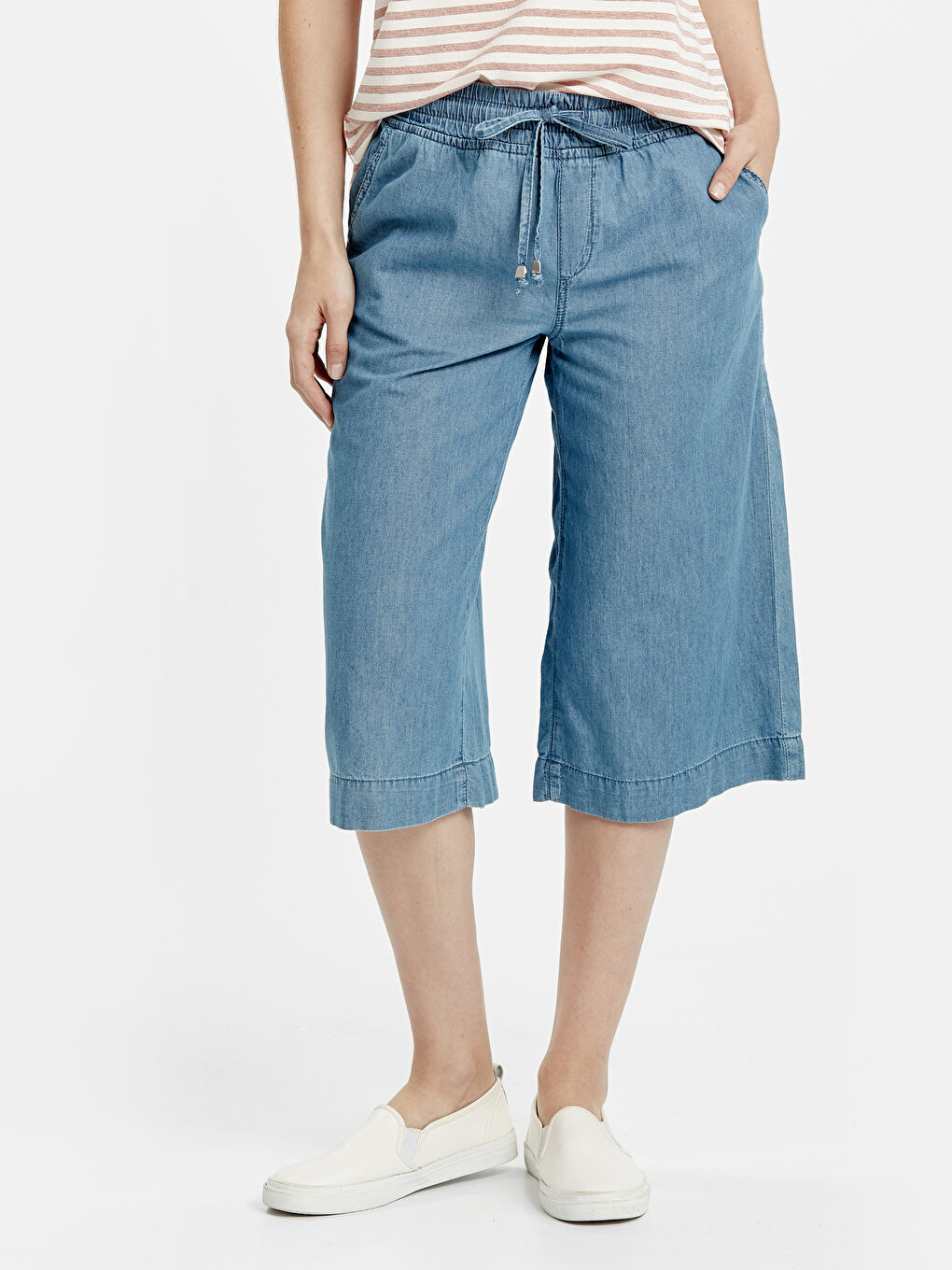 Woman BEIGE Denim Capri-1