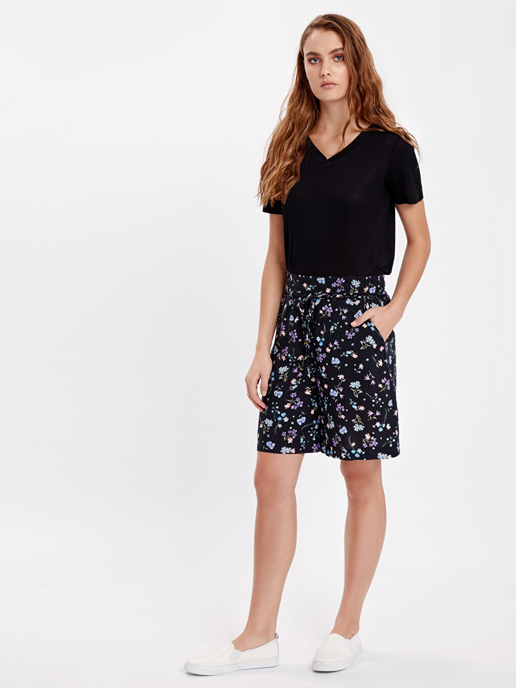 Жінка ЛІЛОВИЙ Шорти