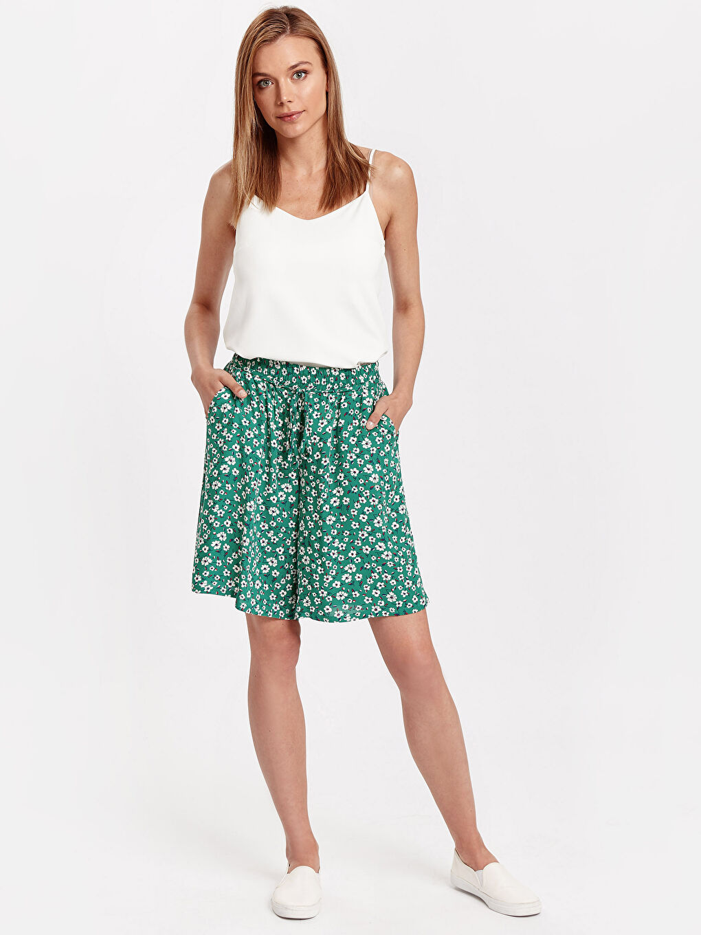 Woman GREEN Shorts