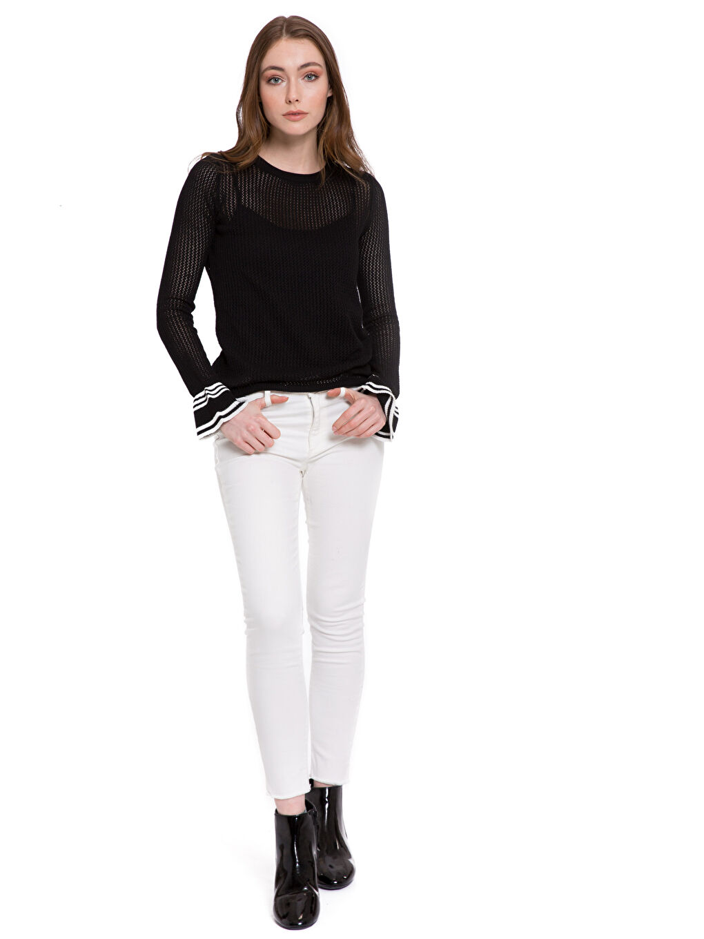 ქალი შავი სვიტერი-2