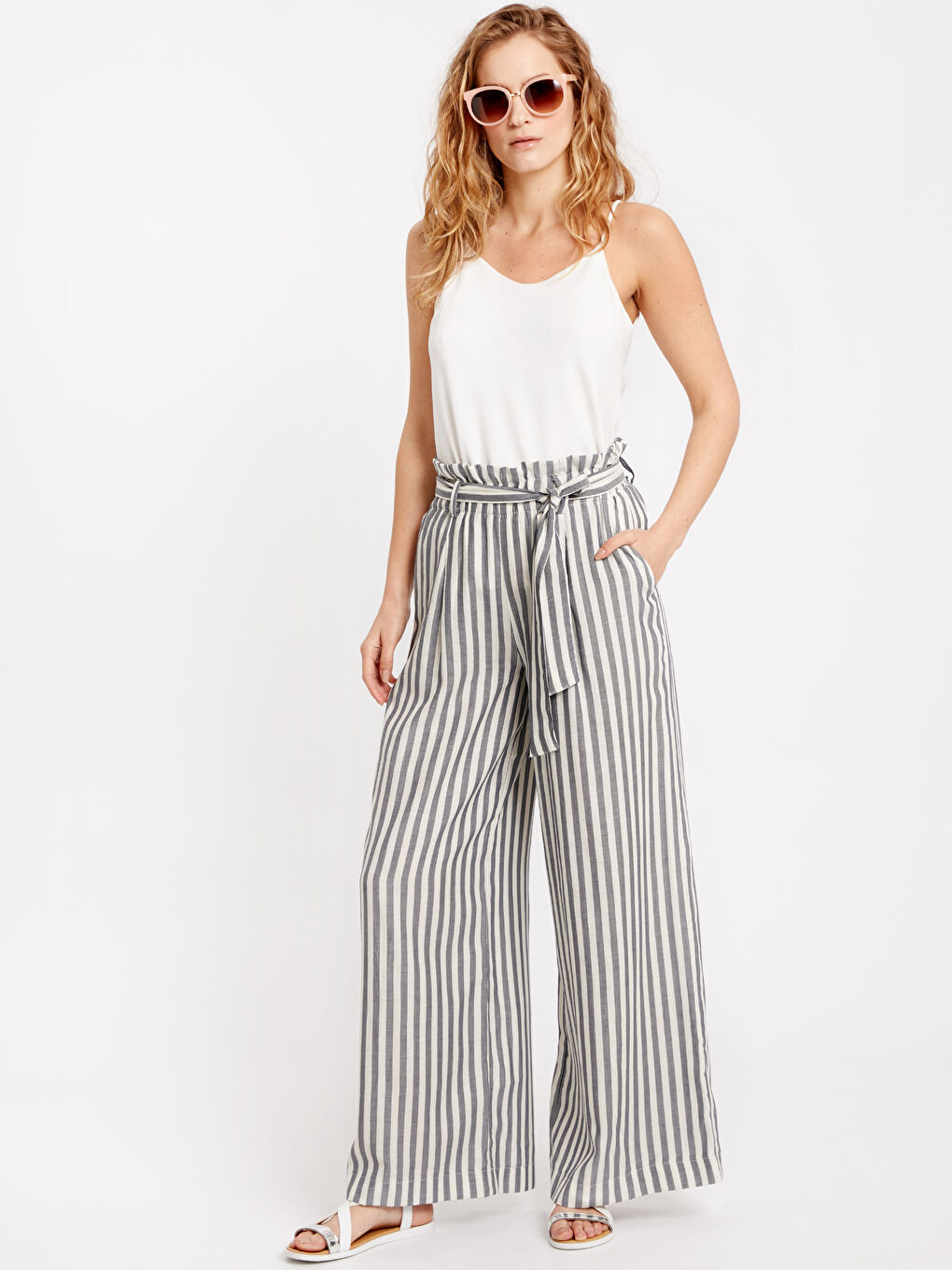 Woman WHITE Trousers